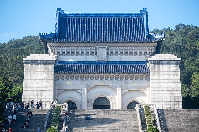 Sun Yat-sen Mausoleum (Zhongshan Mausoleum)