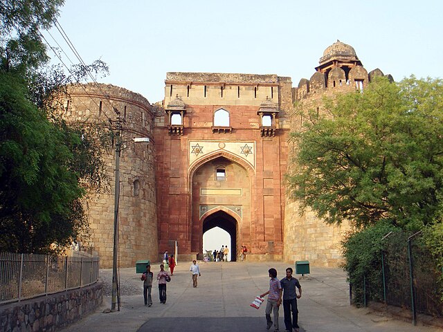 Purana Qila (Old Fort)