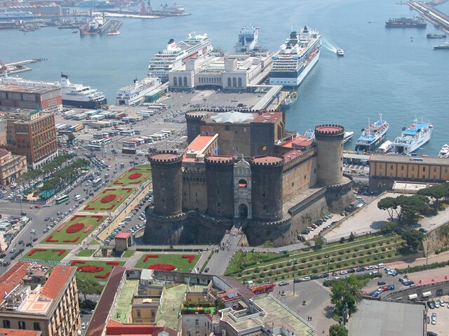 Castel Nuovo (Maschio Angioino)